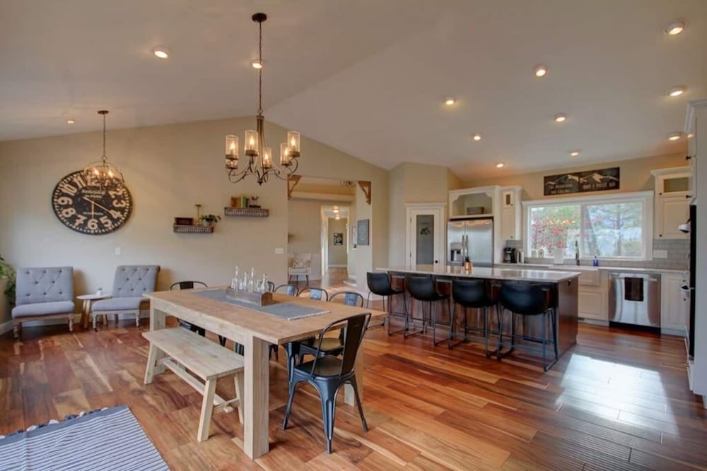 Jacksonville Mountain Retreat