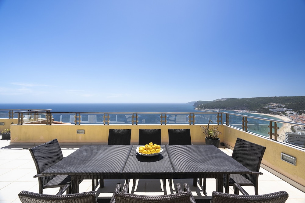 Coastline Arrabida Villa by Cadenzalux
