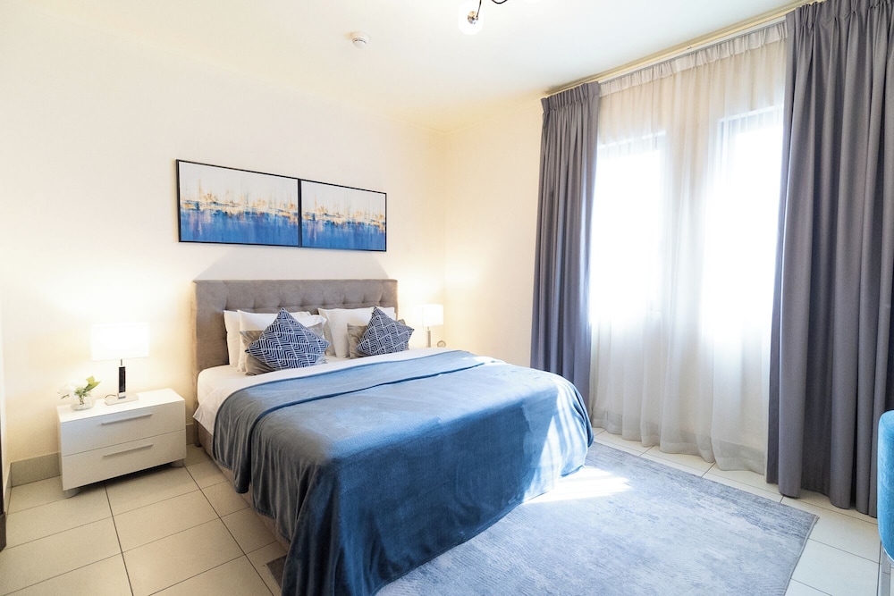 Reehan 1 - Happy Season - 2BR - Downtown