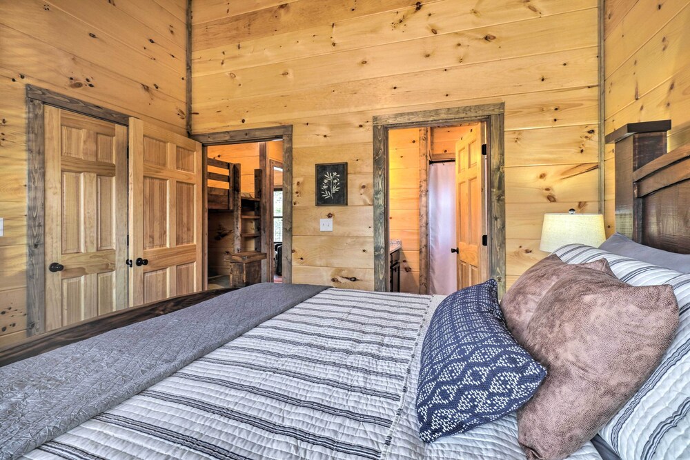 Pigeon Forge Cabin: Private Hot Tub & Views! view 5