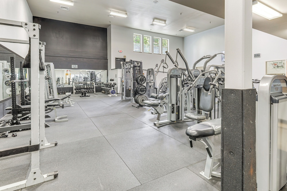 1 Mi to Ponderosa State Park: Condo w/ Pool Access
