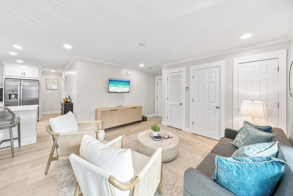 Beachside Villas 811