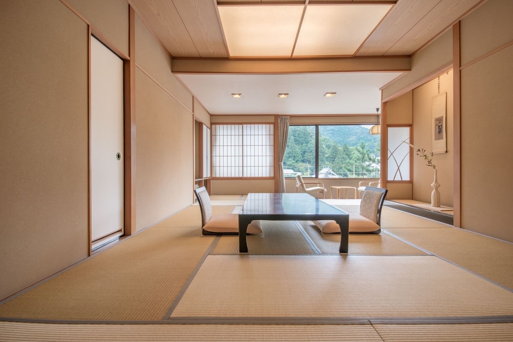 Arima Onsen Hanano – Adults Only
