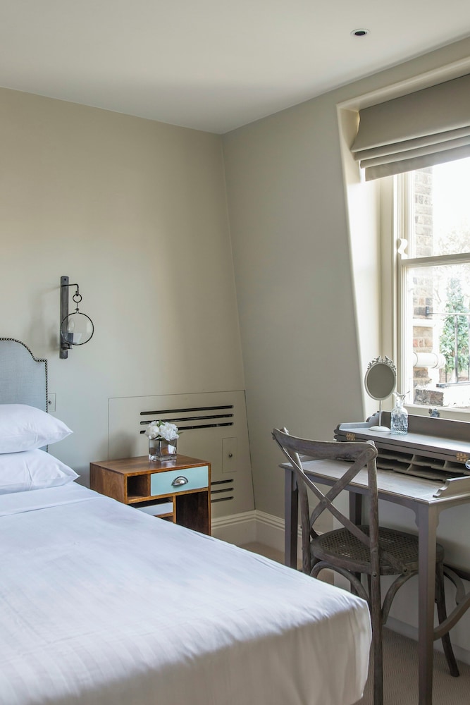 Ovington Gardens by Onefinestay