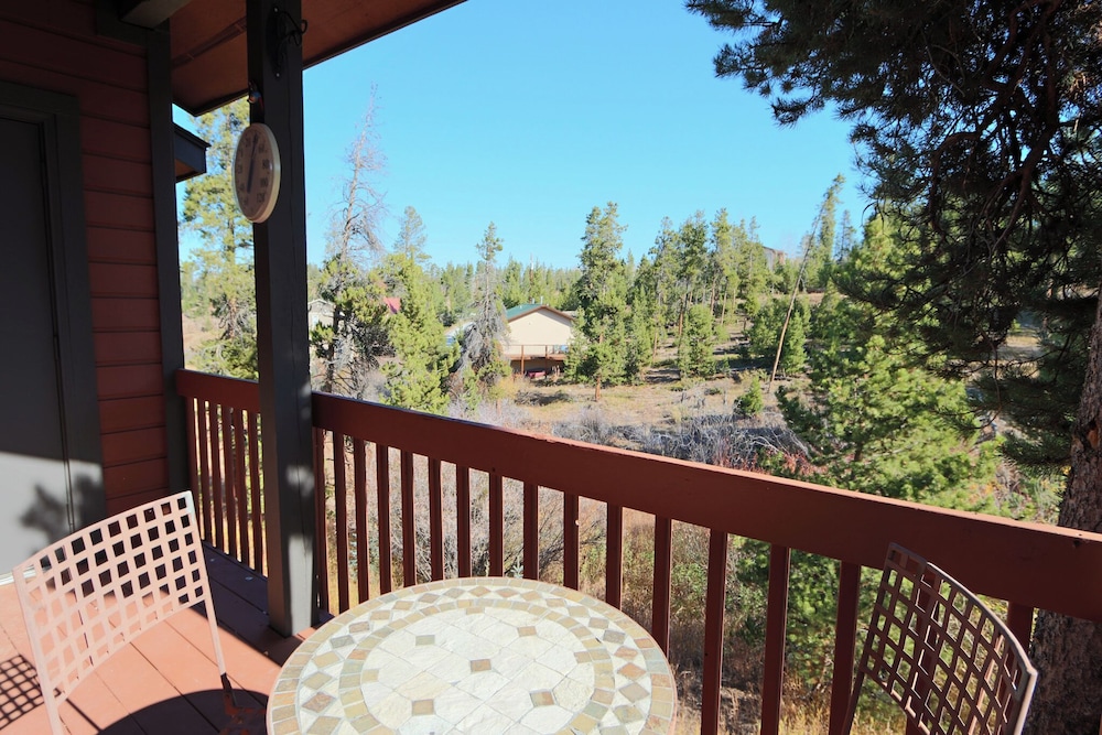 Quiet Cozy Fraser Getaway for 7!