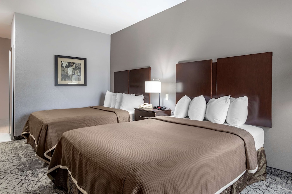 Best Western Oakdale Inn - Property Image 17