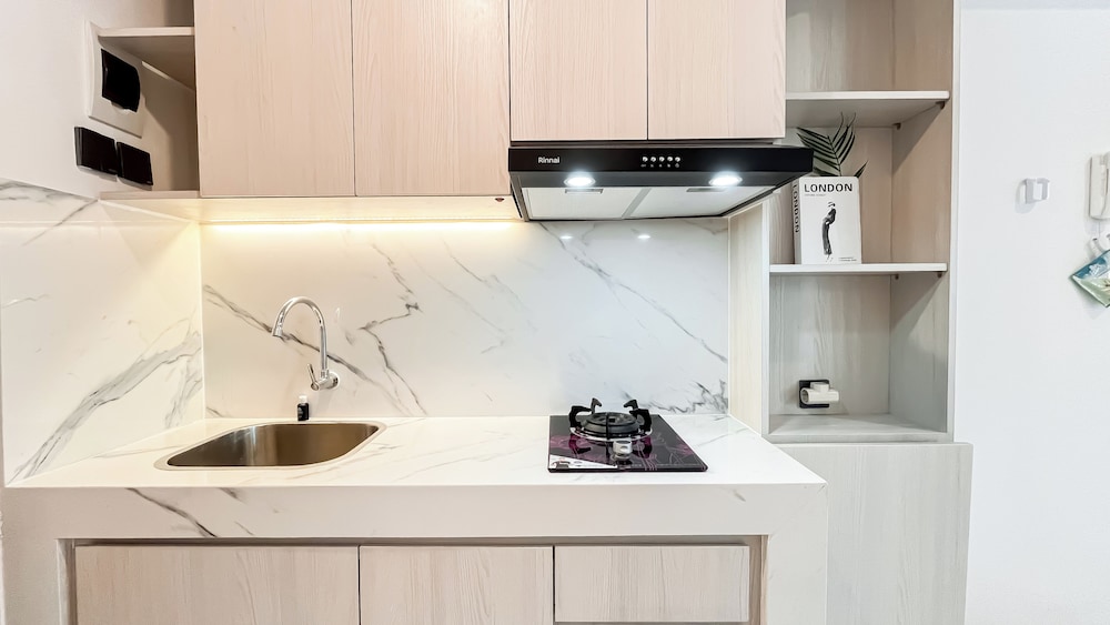 Homey And Restful Studio At Tokyo Riverside Pik 2 Apartment
