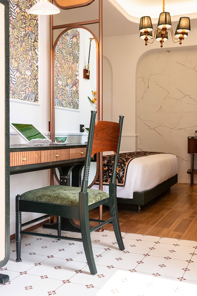 Vishan Garden Trendy Hostel