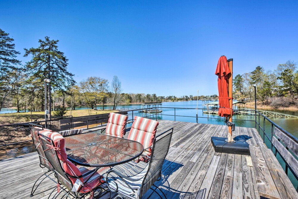 Anderson Vacations - Georgia Getaway w/ 2-story Dock By Lake Hartwell - Property Image 1