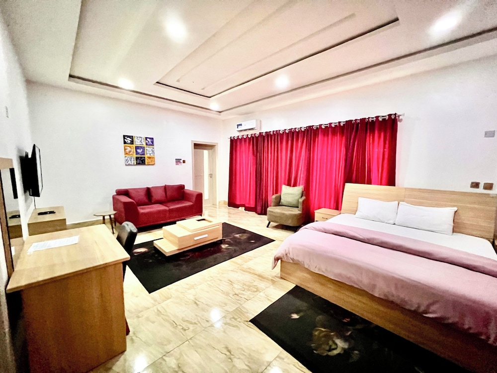 FURNISHED APARTMENTS