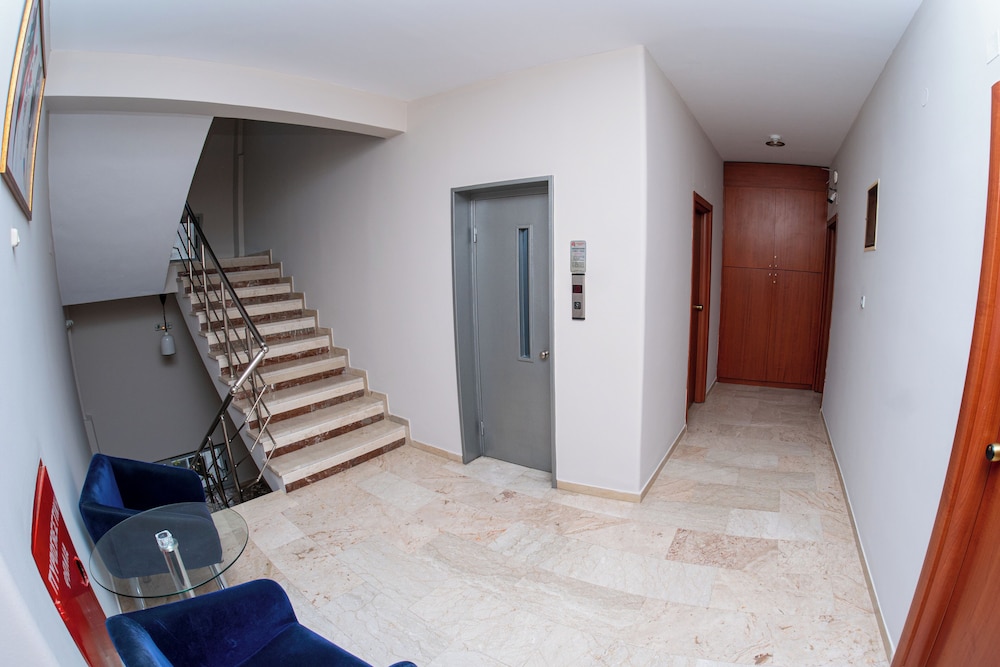 HOTEL ENA