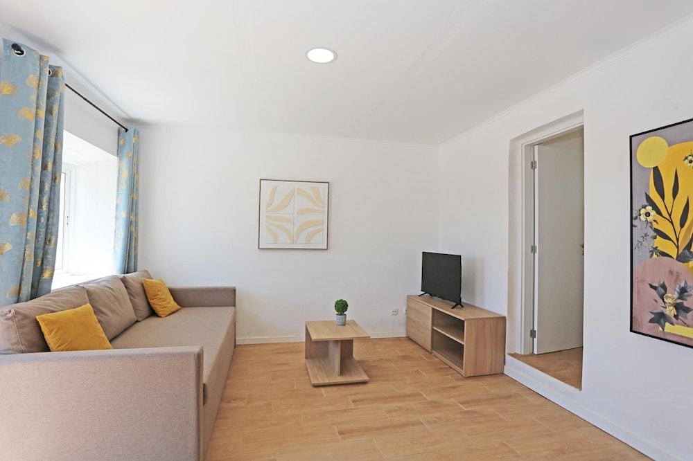 X 02 - 2 Bedroom Apartment in Quinta da Ponte
