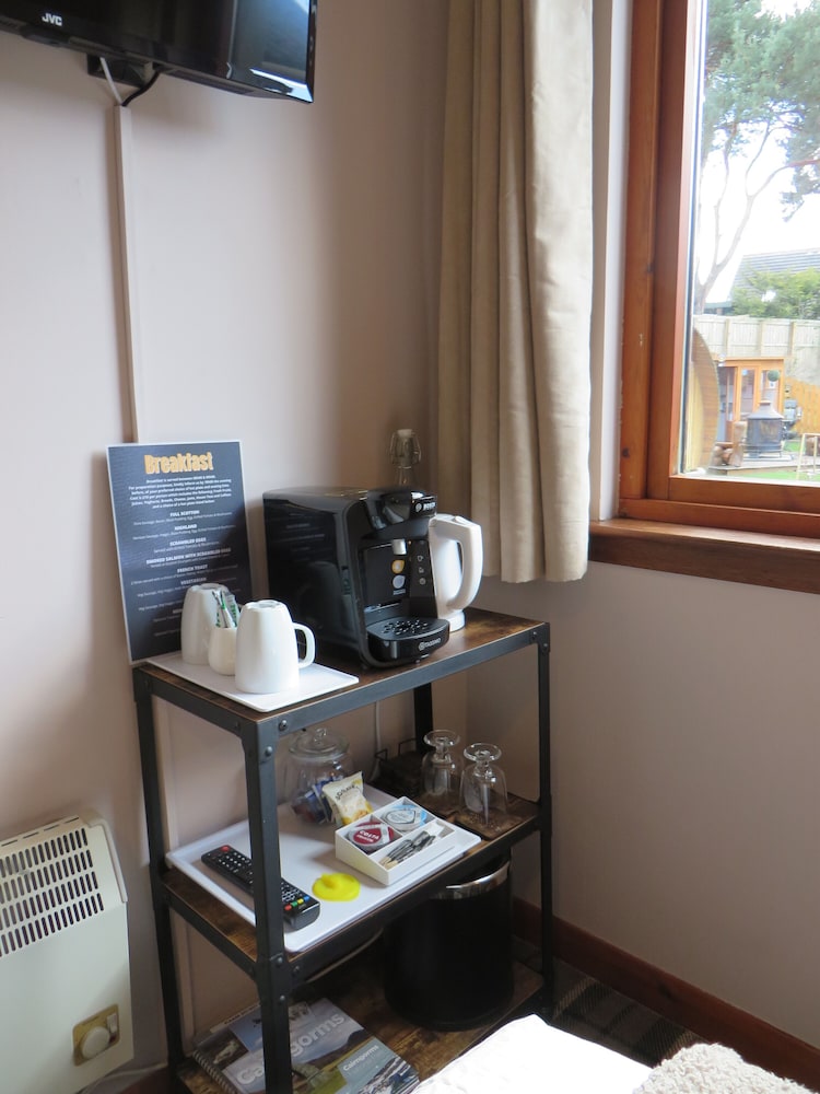 Eriskay Guest House and Aviemore Glamping