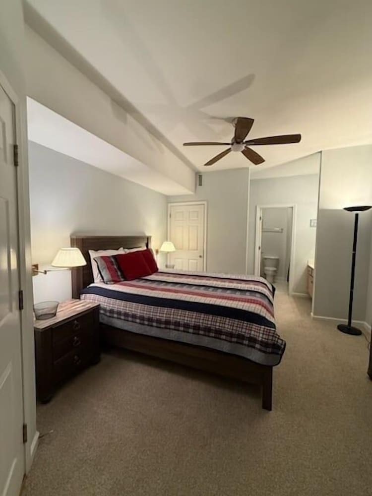 Royal Poste Unit 2807 2 Bedroom Condo