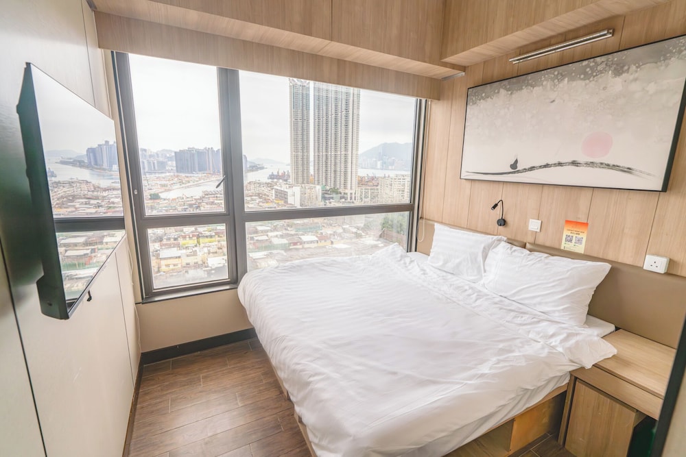 MIJ (KAI TAK) HOTEL