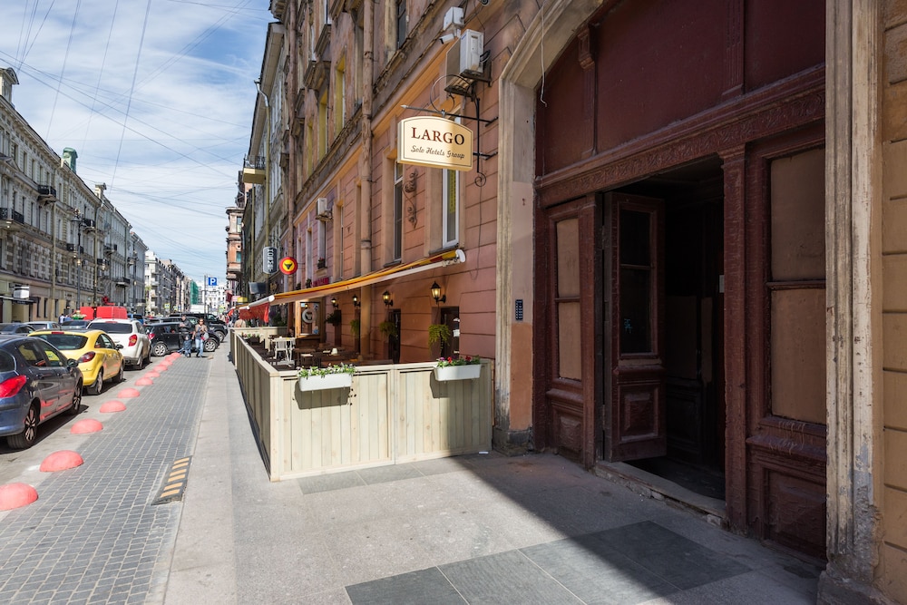 Largo at Nevsky Prospect