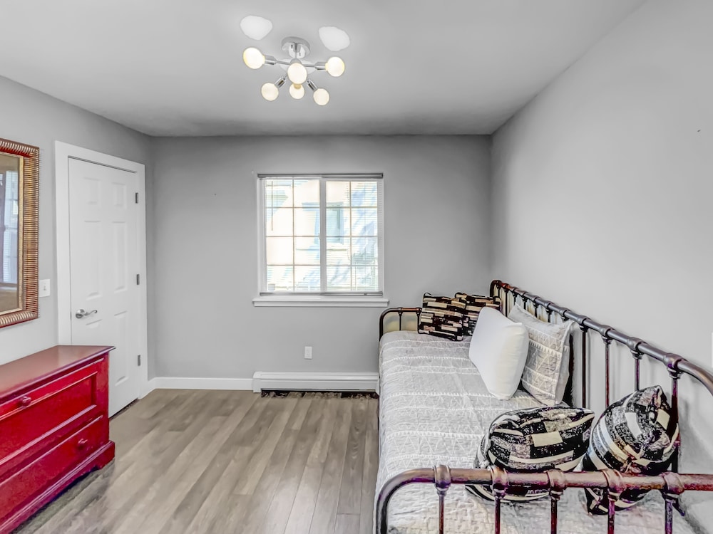 Paradise Hills Oasis 4 Bedroom Home