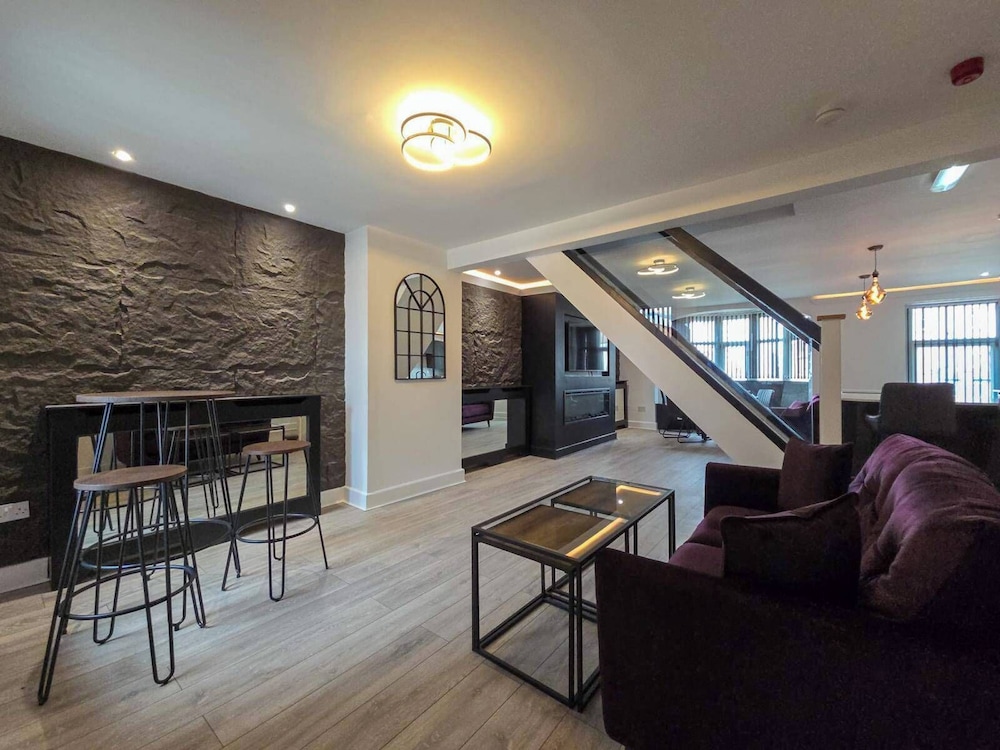 Blackpool Bliss - Spacious 4-bed Apartment