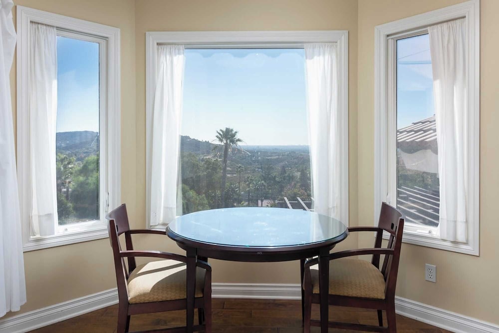 Private Estate w/ Pool, Hot Tub & Fire Pit Near Encinitas The Ranch by Avantstay