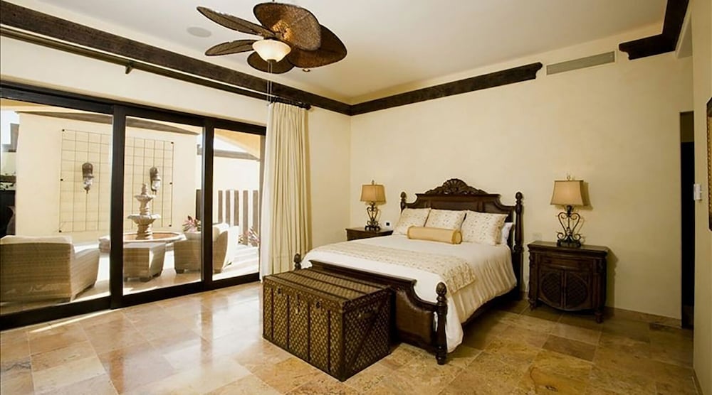 Mansion in Cabo San Lucas 1040 view 3