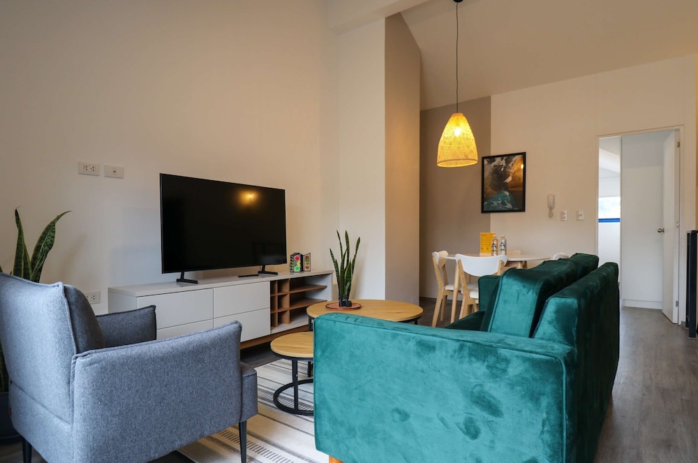 w Stunpedous 2BR w Perfect Balcony in Cusco