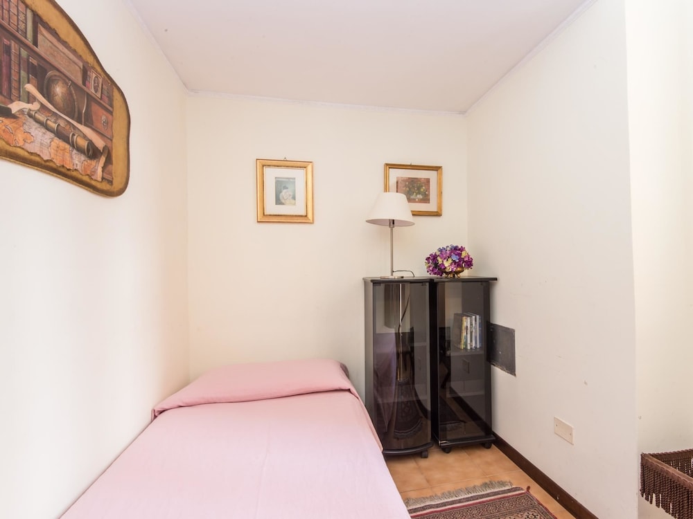 RSH Spanish Steps Luxury Apartment