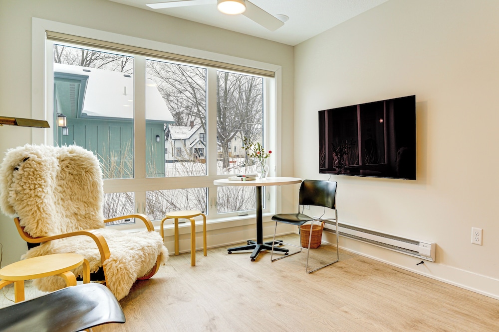 < 1/2 Mi to Downtown: Quiet Northfield Apartment