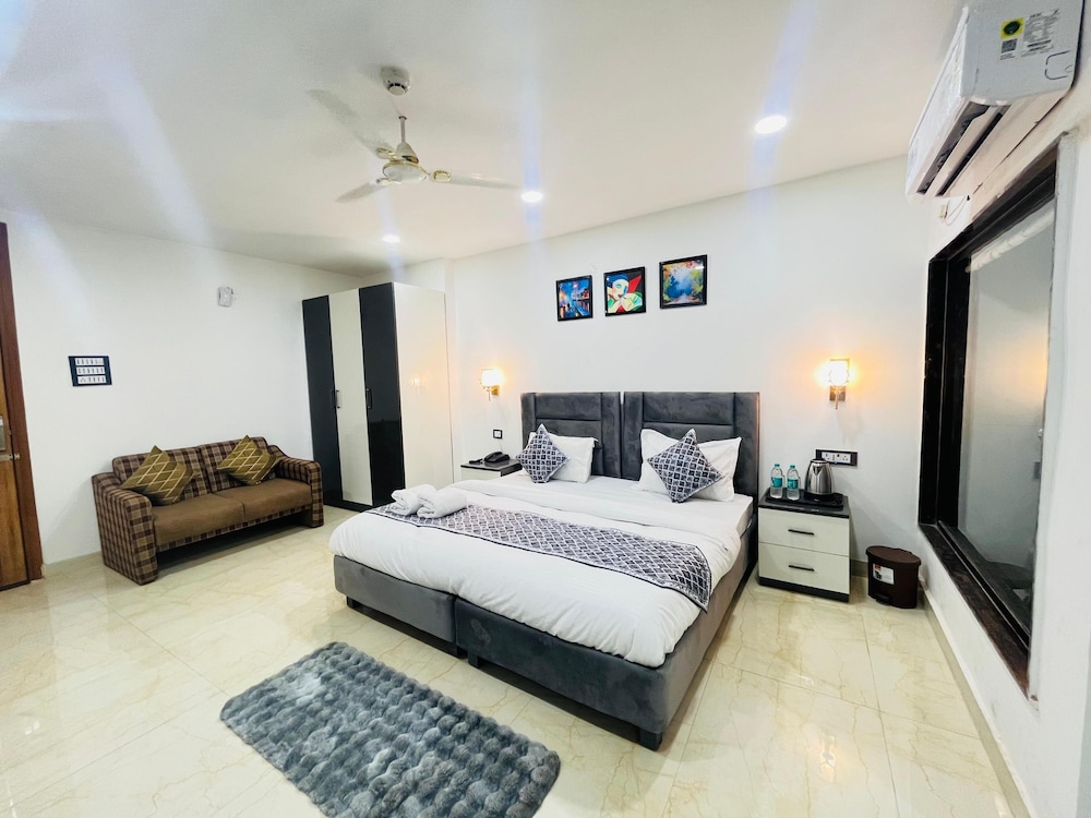 Roomshala 183 Hotel Aroma Chattarpur