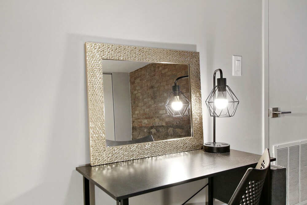 2BR Aesthetic Apt - Barry 37-GB