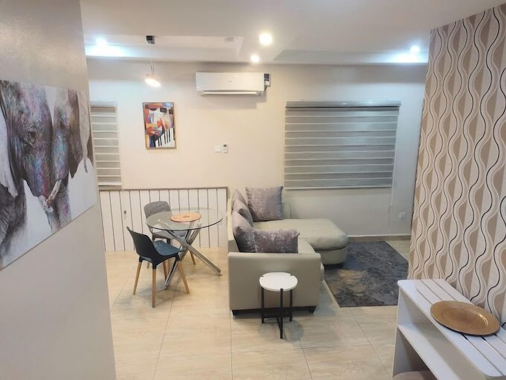 215 West Apartment