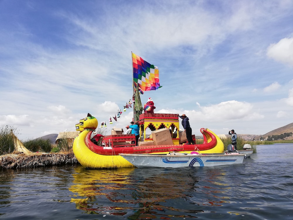 Uros Lake Titicaca Lodge
