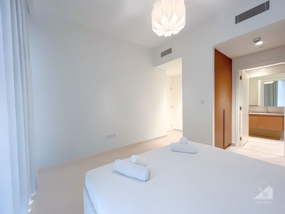 Creek Beach Dubai to Stunning 2B Apt with Balcony in Dubai Creek Harbour