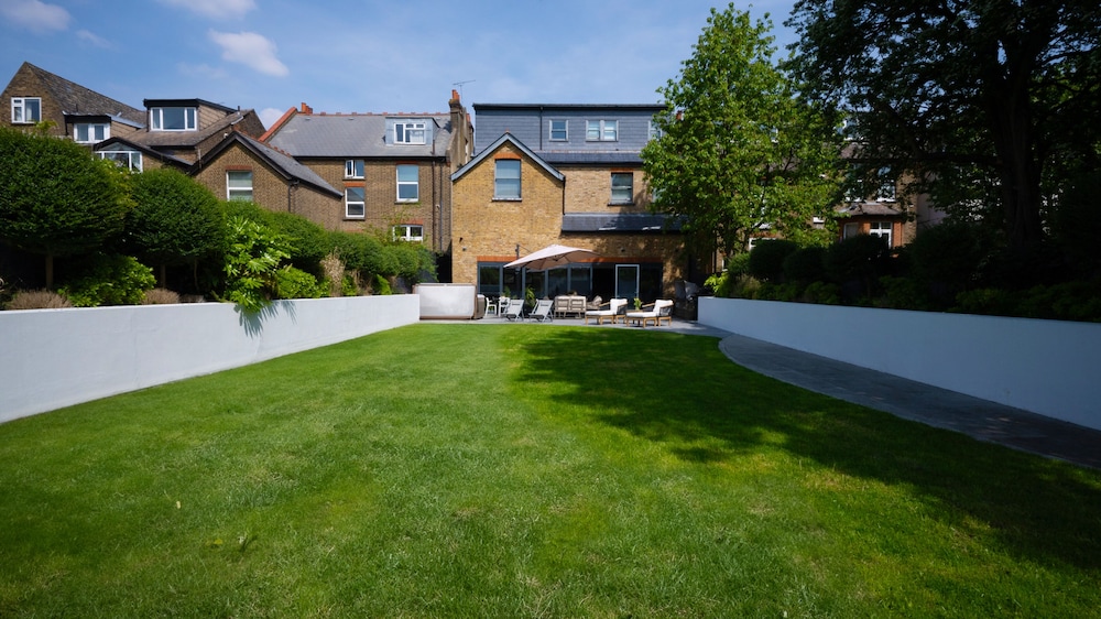 outdoor bbq area