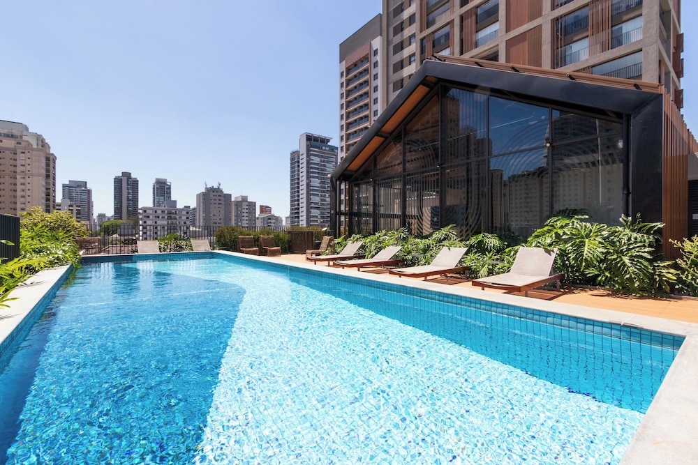 Ape C AR piscina e academia prox Allianz