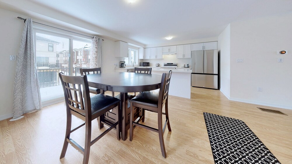Modern 3-bedroom Oshawa Home