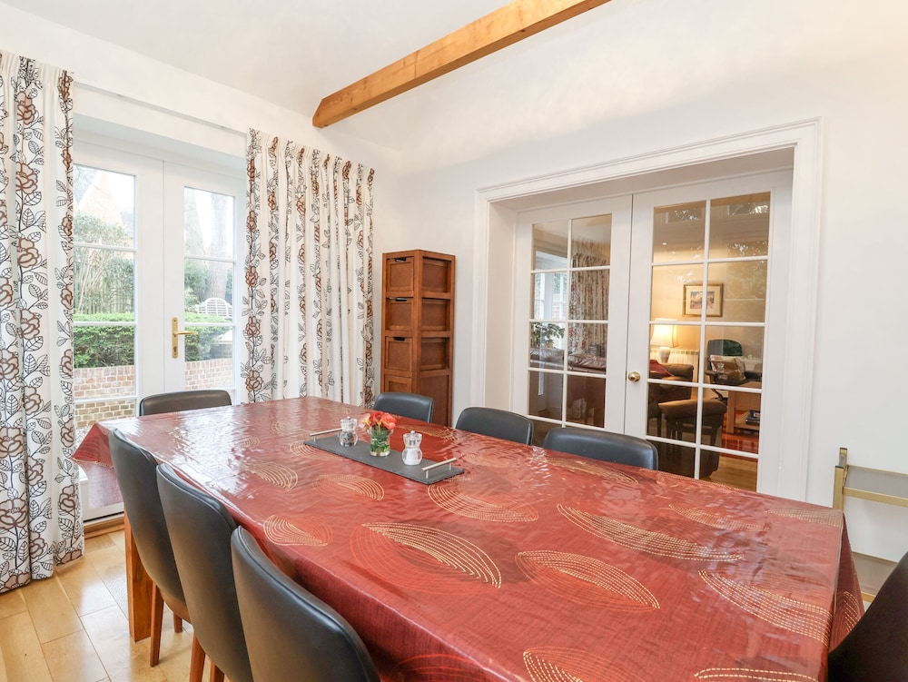 9 Church Farm Rise