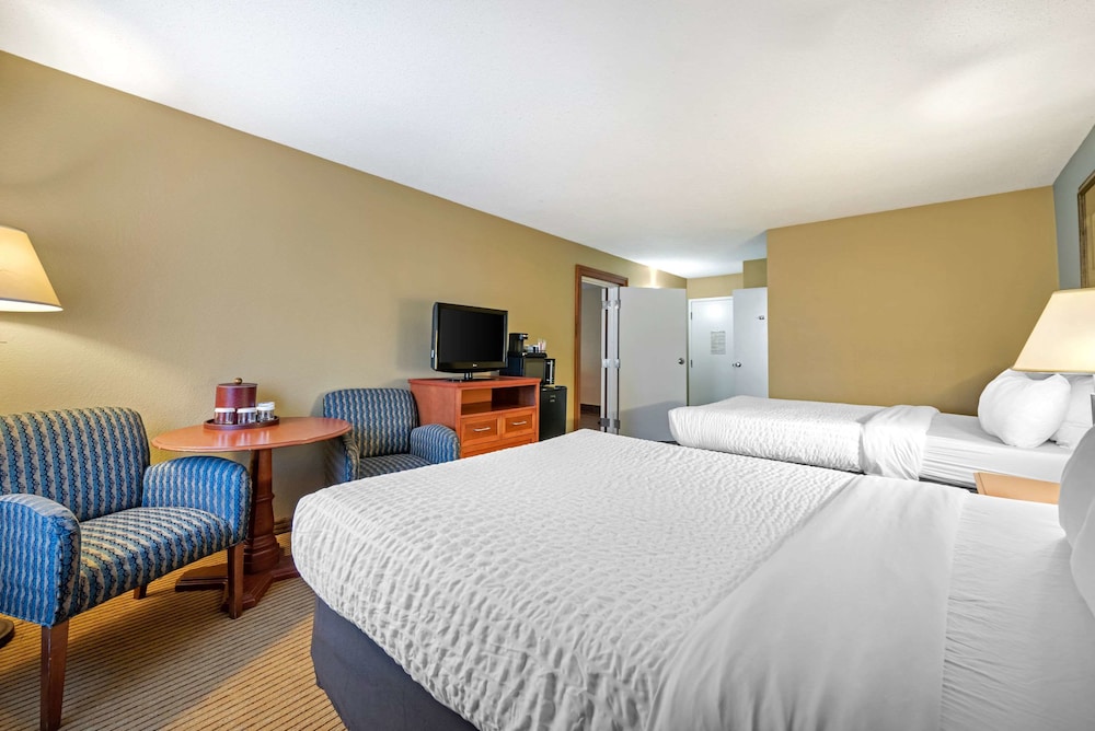 Lexington Vacations - Clarion Hotel Conference Center - North - Property Image 27