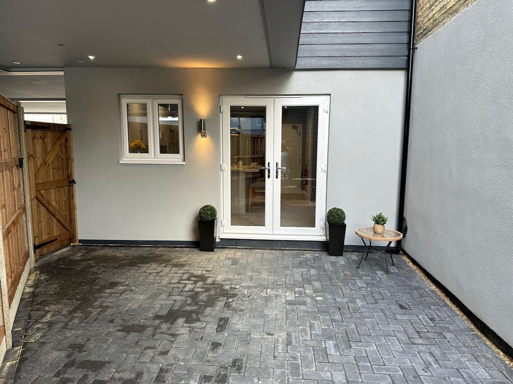 Citrine Apartment 4 in Newmarket