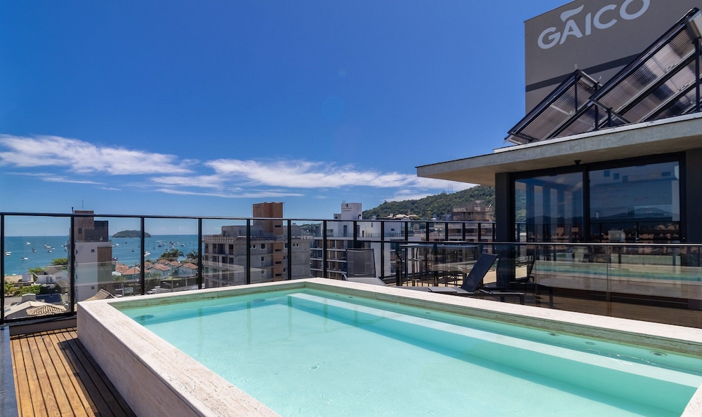 Studios in Building With Swimming Pool in Jurere - SOT