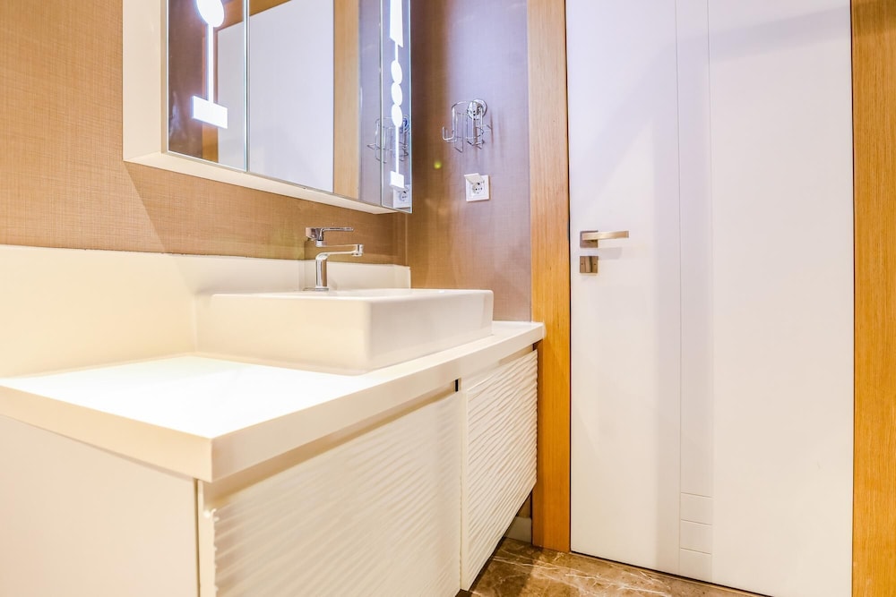 Fully Furnished Flat With Security in Atasehir