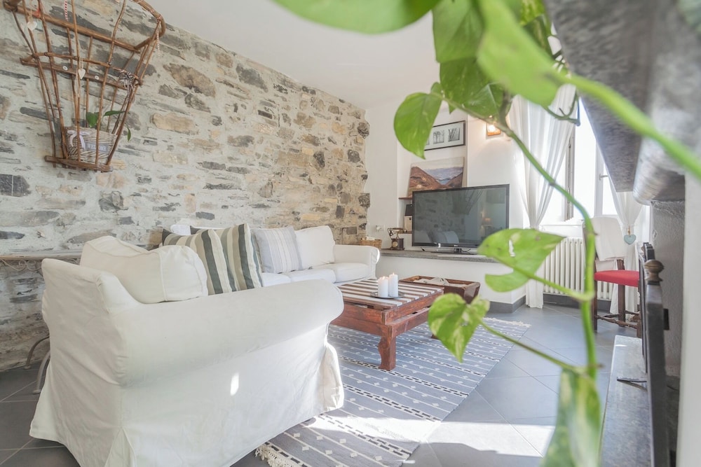 Giuliano's House - Amazing Lake View by Rent all Como