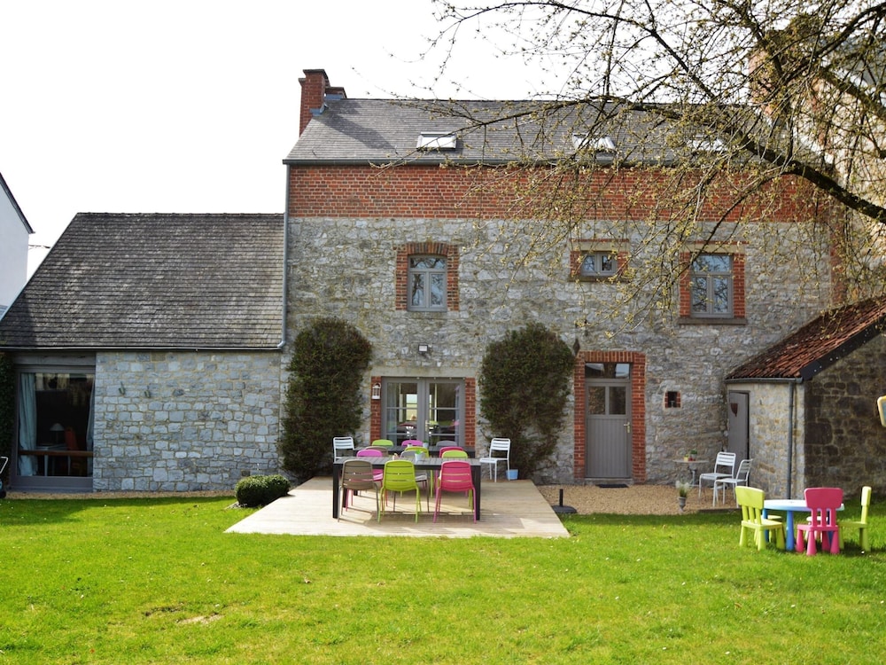 Attractive Holiday Home in Gerin Near Centre
