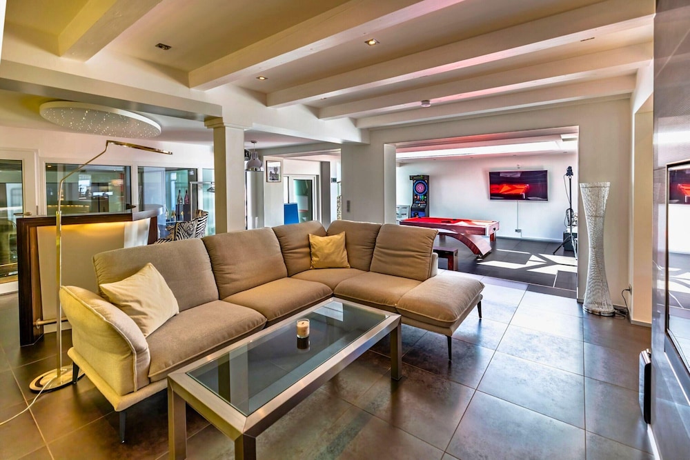 Apartment With Bar, Recreation Room in Kastellaun