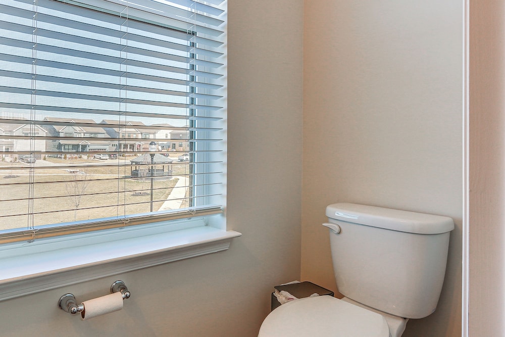 2 Mi to Dtwn Frederick: Updated Townhome