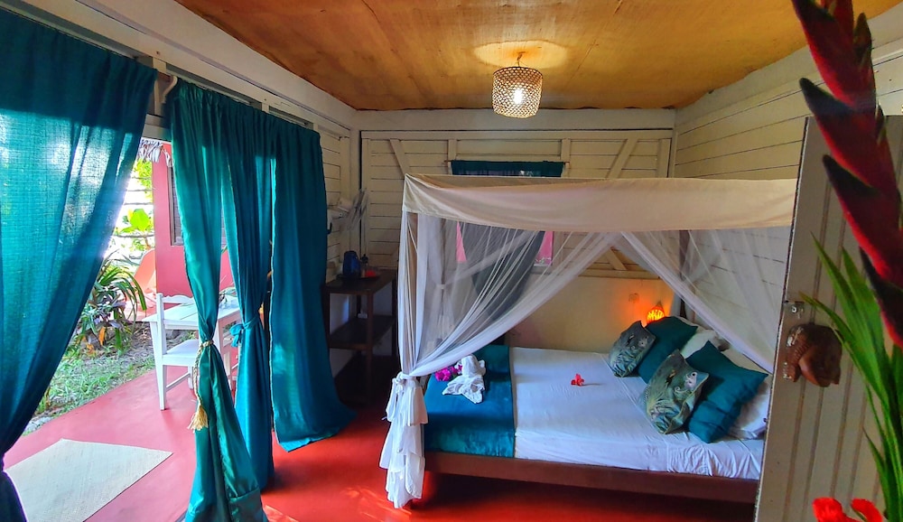 Ravoraha Ecolodge