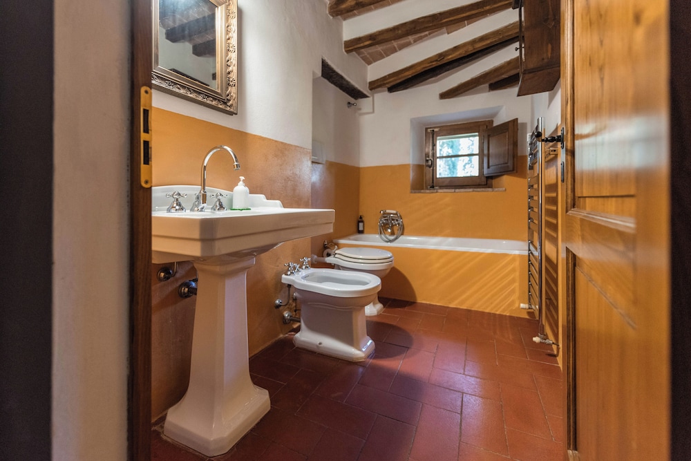 Green Hill Apt In Tuscan Countryside