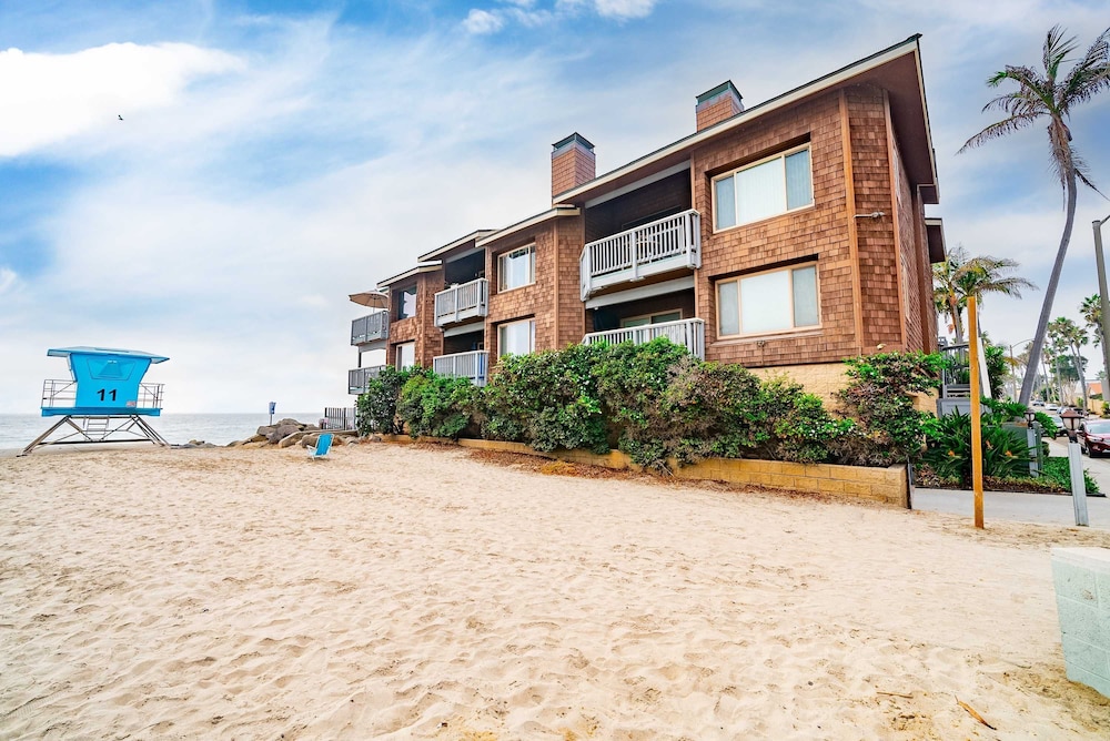 Luxury Oceanfront Condo With Private Beach Access
