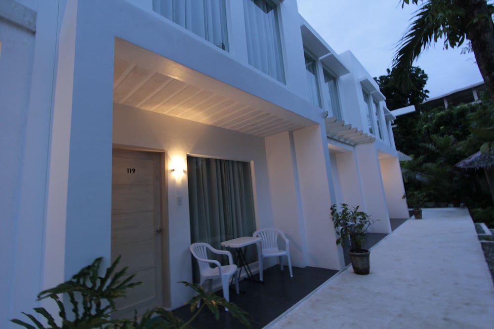 Casa Pilar Beach Resort, Boracay Island - 17