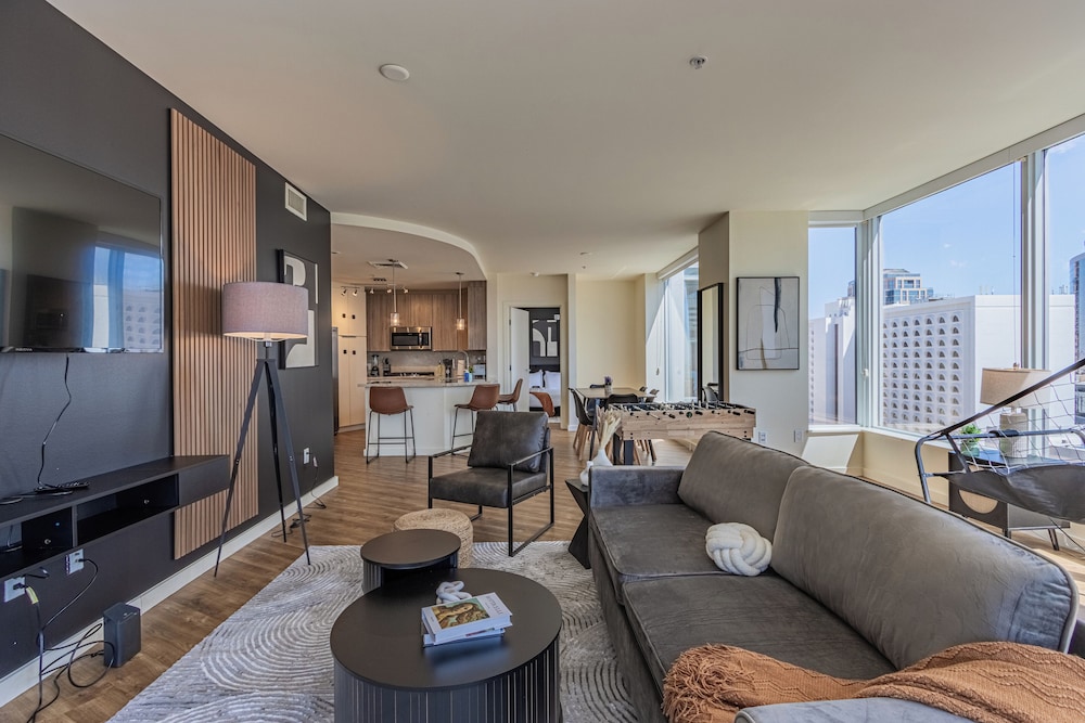 ROVE LIVING/KL - 44 Monroe