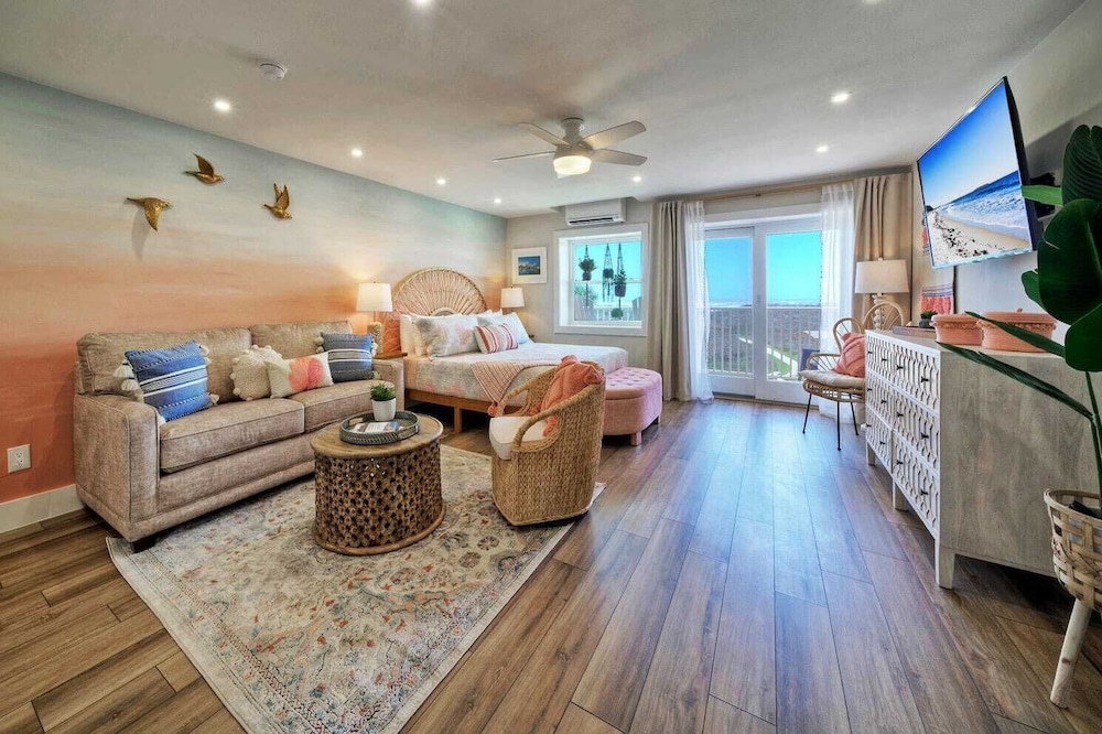 2 Beachfront Condos, Pool, Tennis/pickleball, Gulf View Island Retreat Complex